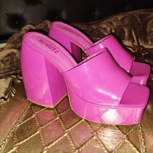 SHUTZ 8.5 Fuschia Platform